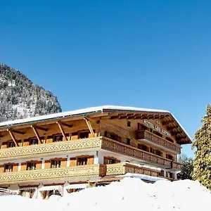 logis-hotel-les-sapins-la-clusaz.hotels-rhonealpes.com/